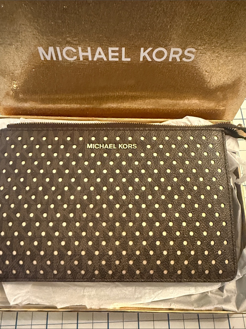 Michael Kors Studded Signature Wristlet Clutch – Brown – Brand New, 2017, VEGAN - Picture 2 of 15